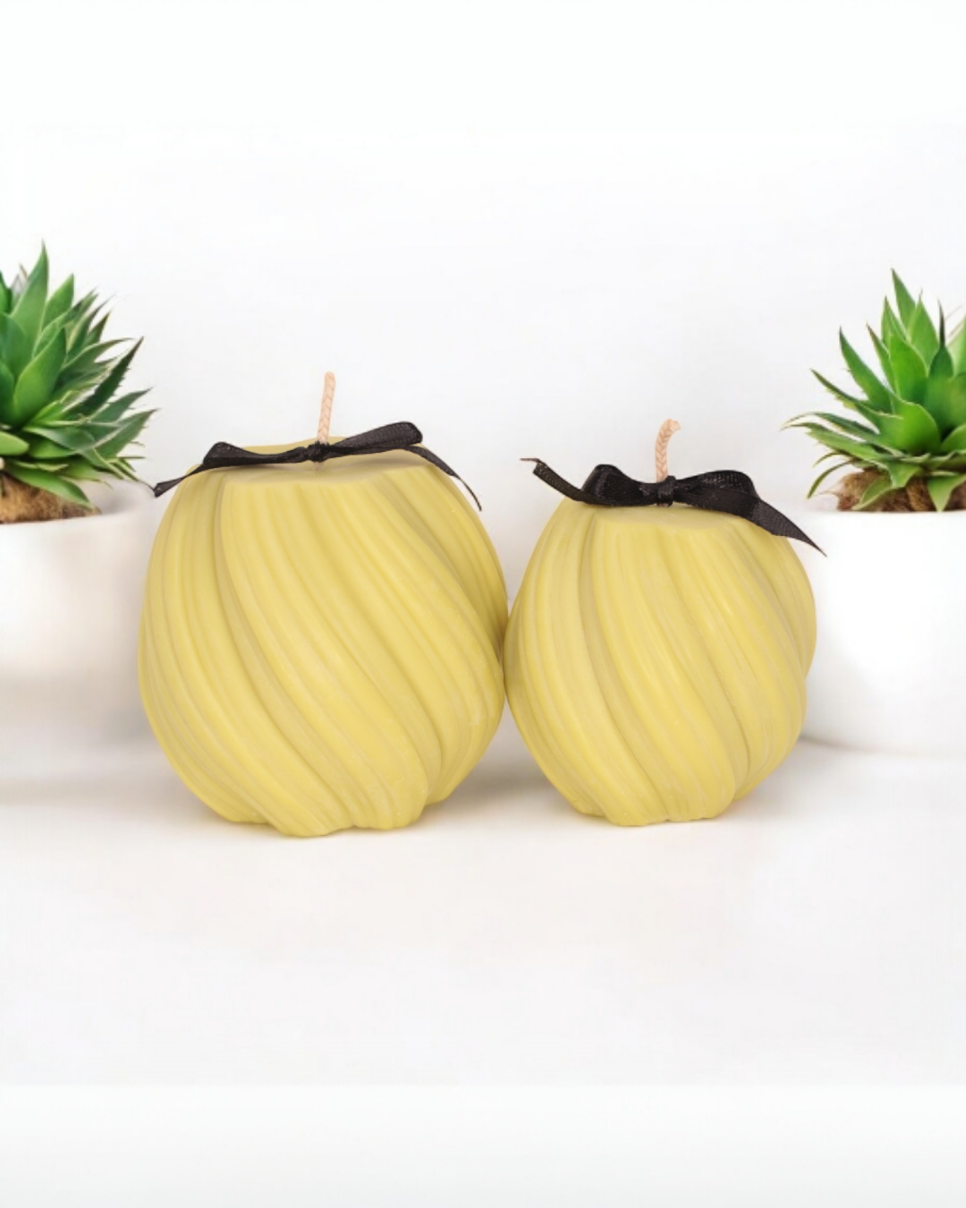 Whispers of Spring: Scented Candles (Curve sculpt 500gm) (Set of 2) Lime