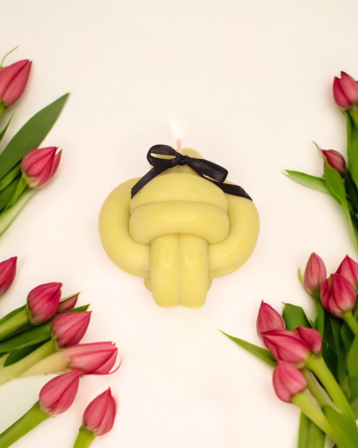 Whispers of Spring: Scented Candles (Knot of Light 350gm) Lime